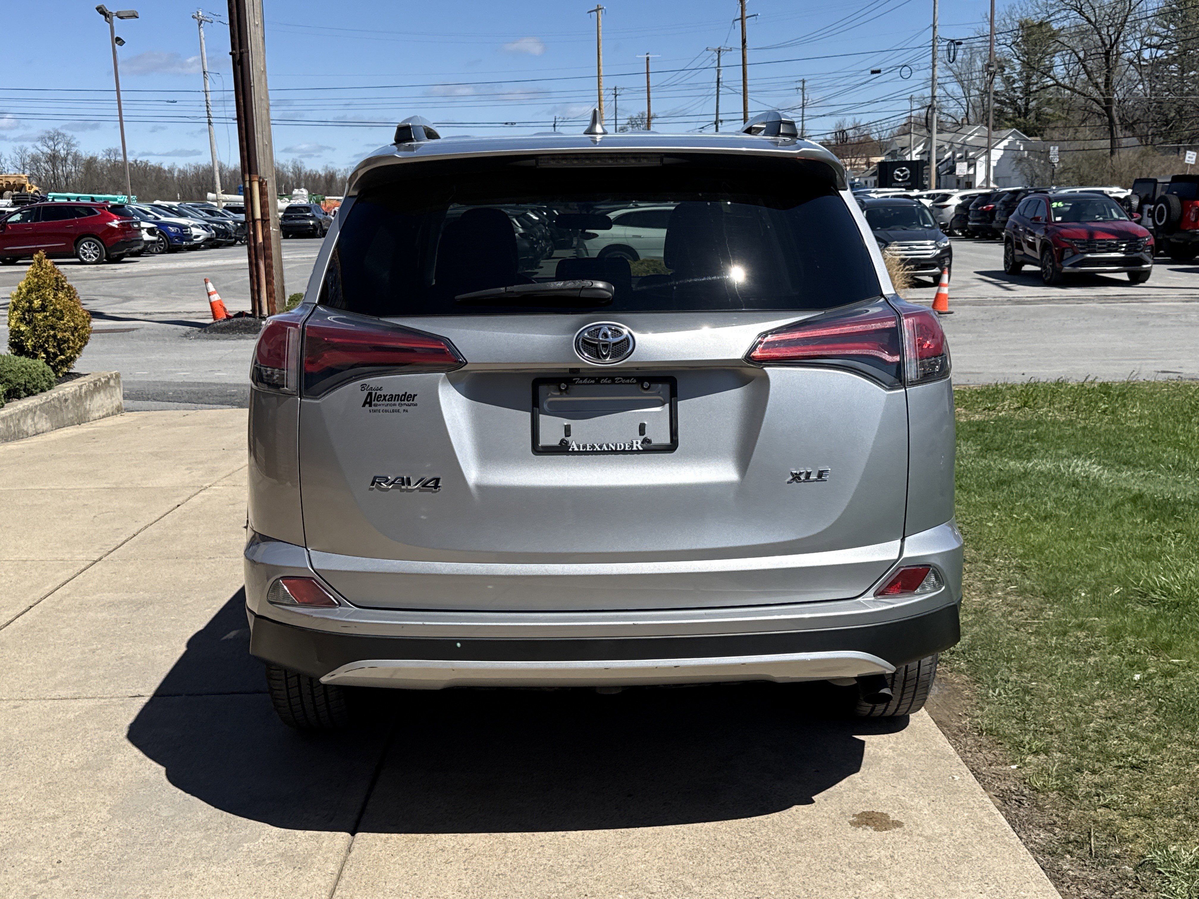 Used 2016 Toyota RAV4 XLE image 4