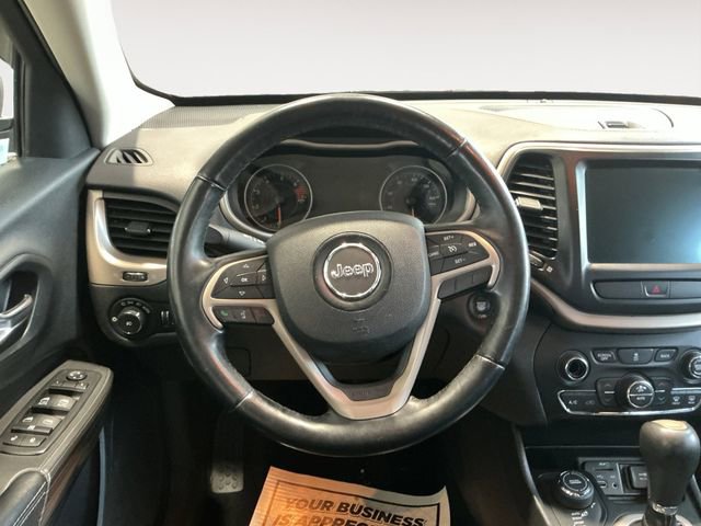 Used 2017 Jeep Cherokee Limited image 10