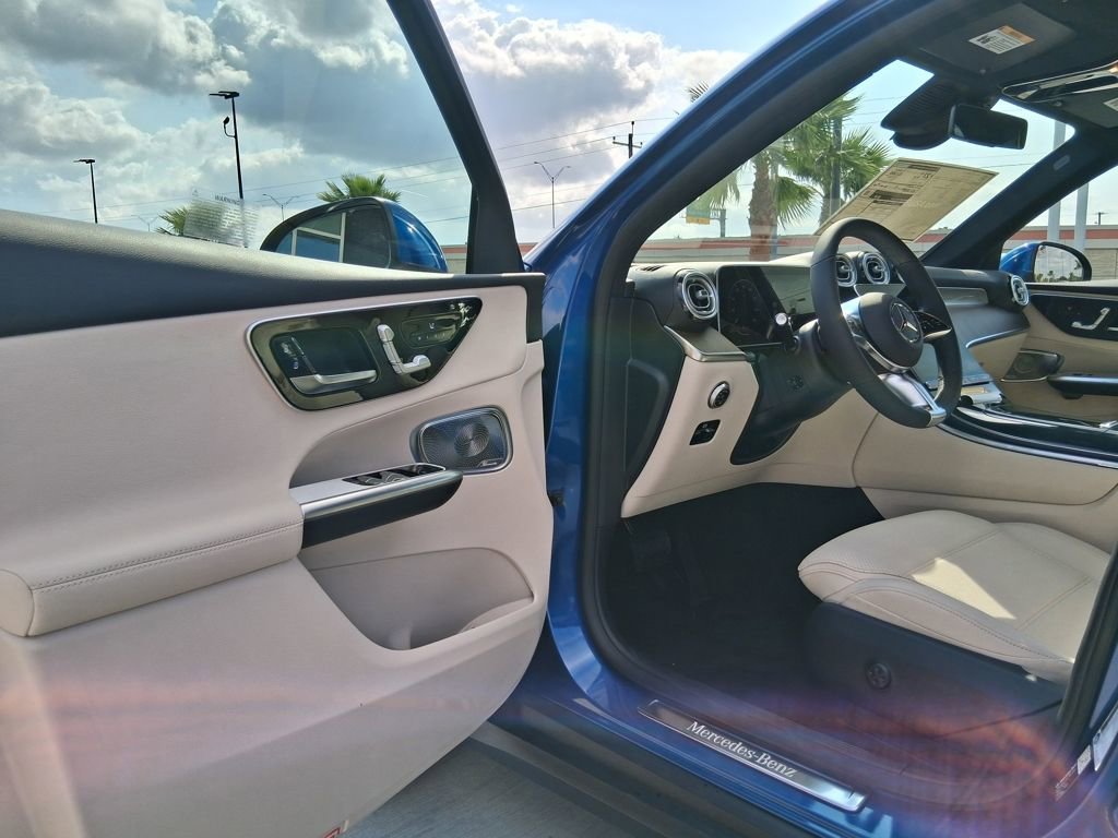 New 2026 Mercedes-Benz GLC 300 image 17