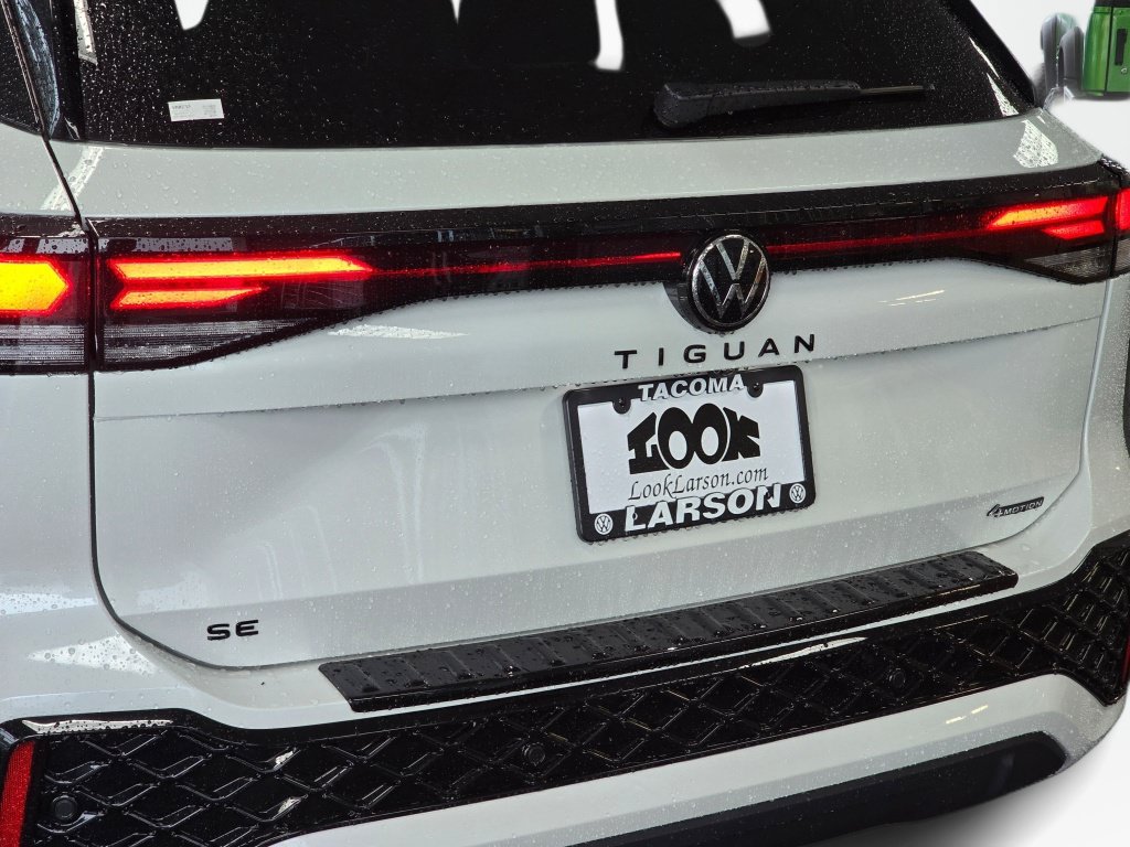 New 2026 Volkswagen Tiguan SE R-Line AWD/4WD image 14