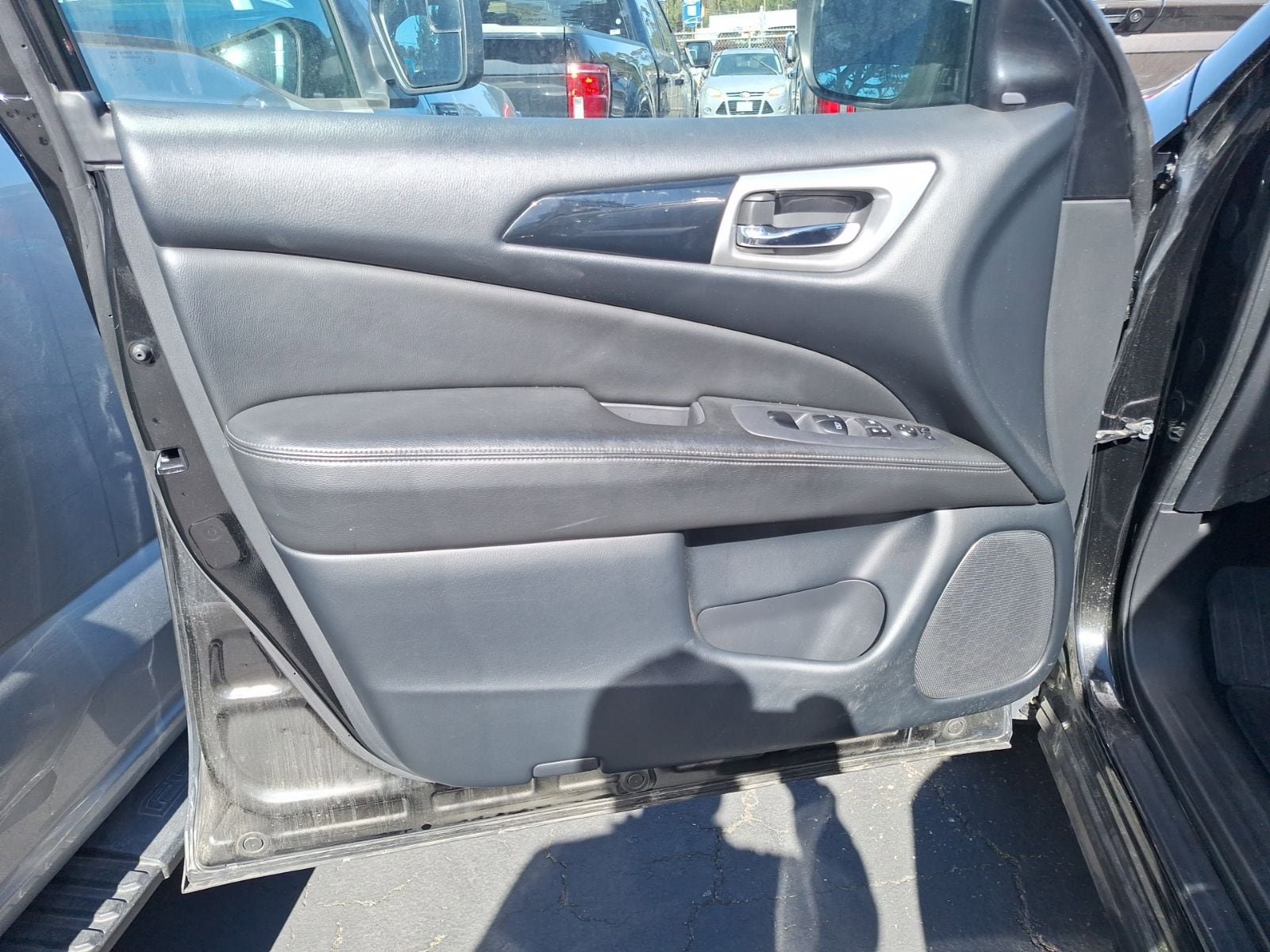 Used 2019 Nissan Pathfinder SV image 9