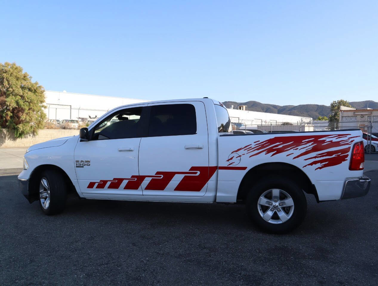 Used 2021 RAM 1500 Classic SLT image 19