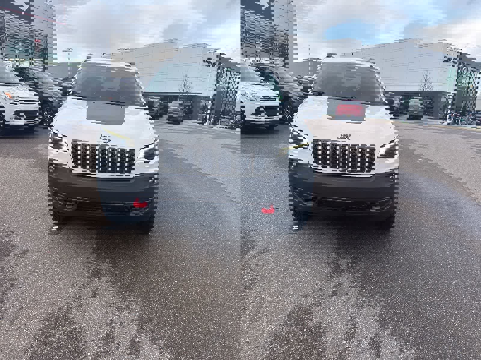 Used 2019 Jeep Cherokee Trailhawk w/ Cold Weather Group image 2