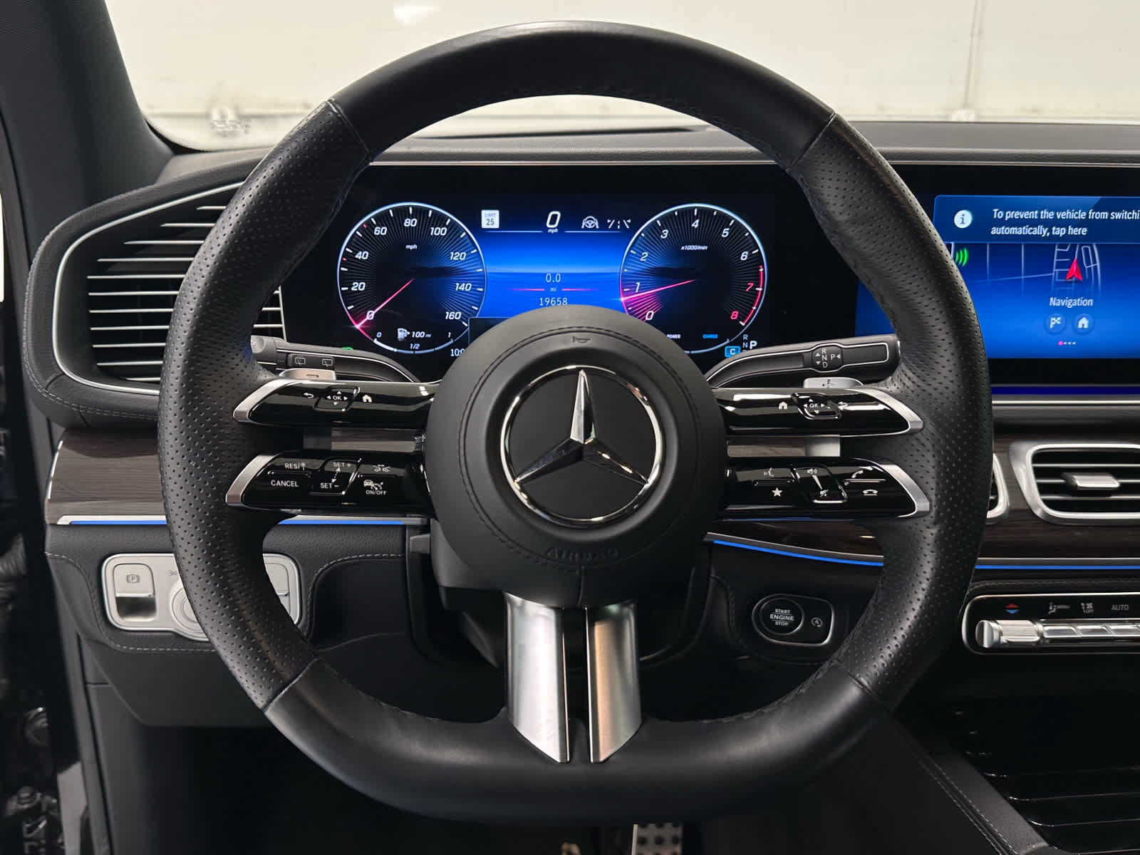 Used 2024 Mercedes-Benz GLS 450 4MATIC image 26