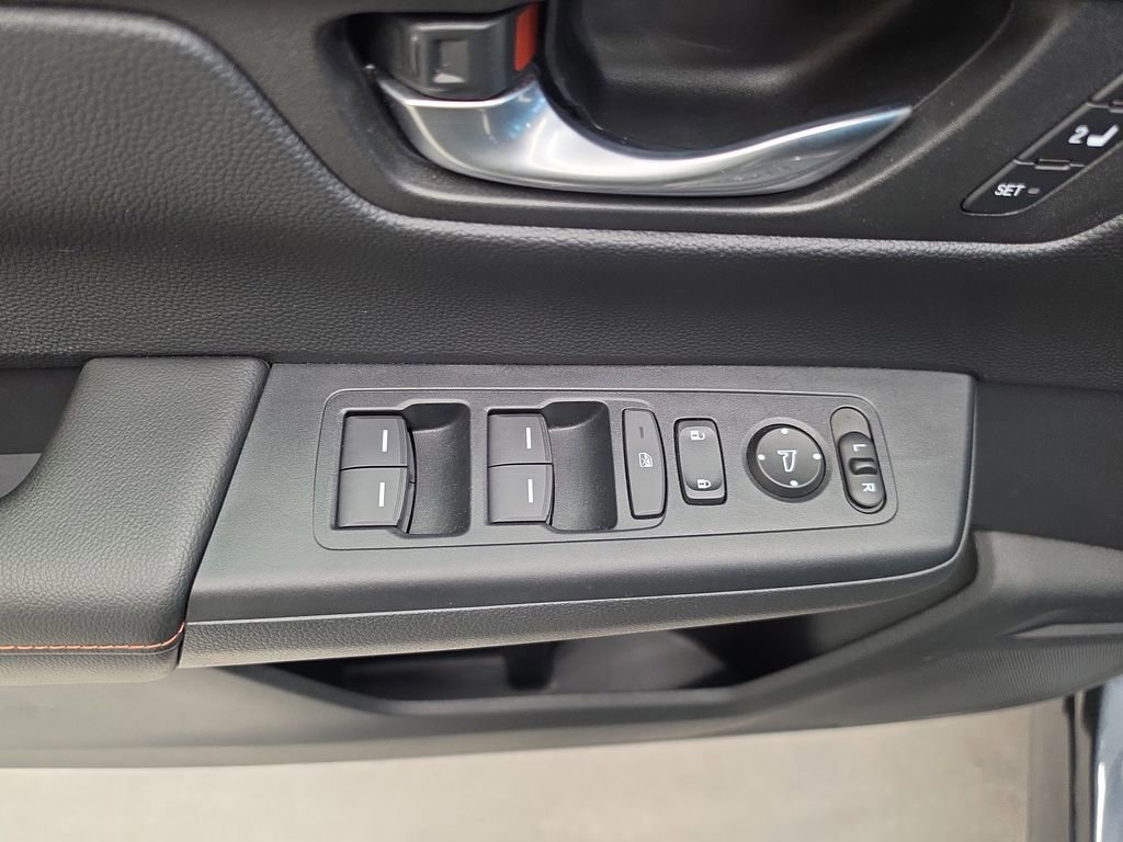 Used 2025 Honda CR-V Sport-L image 16