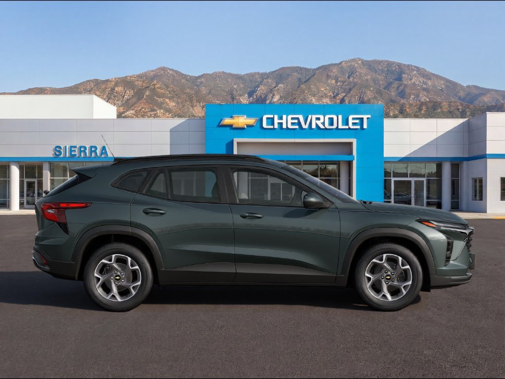 New 2026 Chevrolet Trax LT w/ Driver Confidence Package FWD image 3