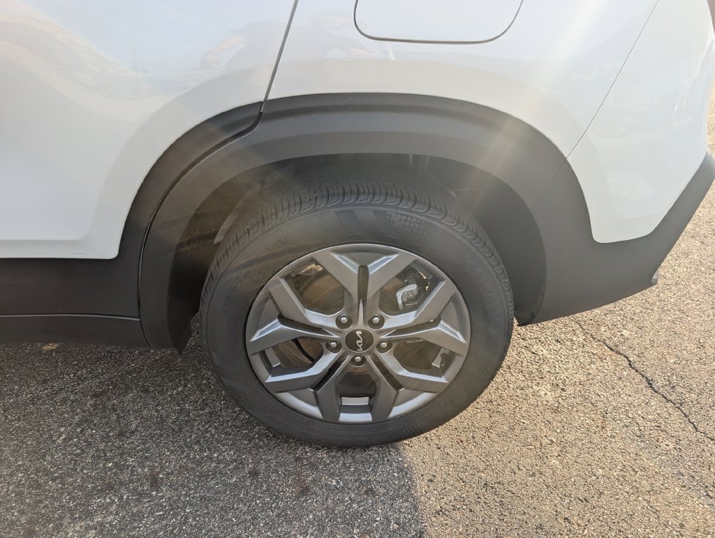 Used 2024 Kia Seltos LX AWD/4WD image 18