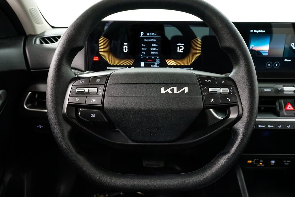 Certified 2025 Kia K4 FWD image 12