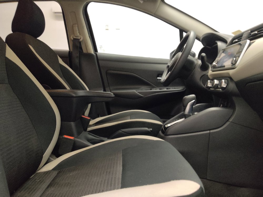 Used 2020 Nissan Versa SV FWD image 21