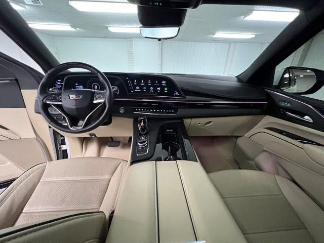 Certified 2024 Cadillac Escalade Premium Luxury w/ Performance Package AWD/4WD image 17