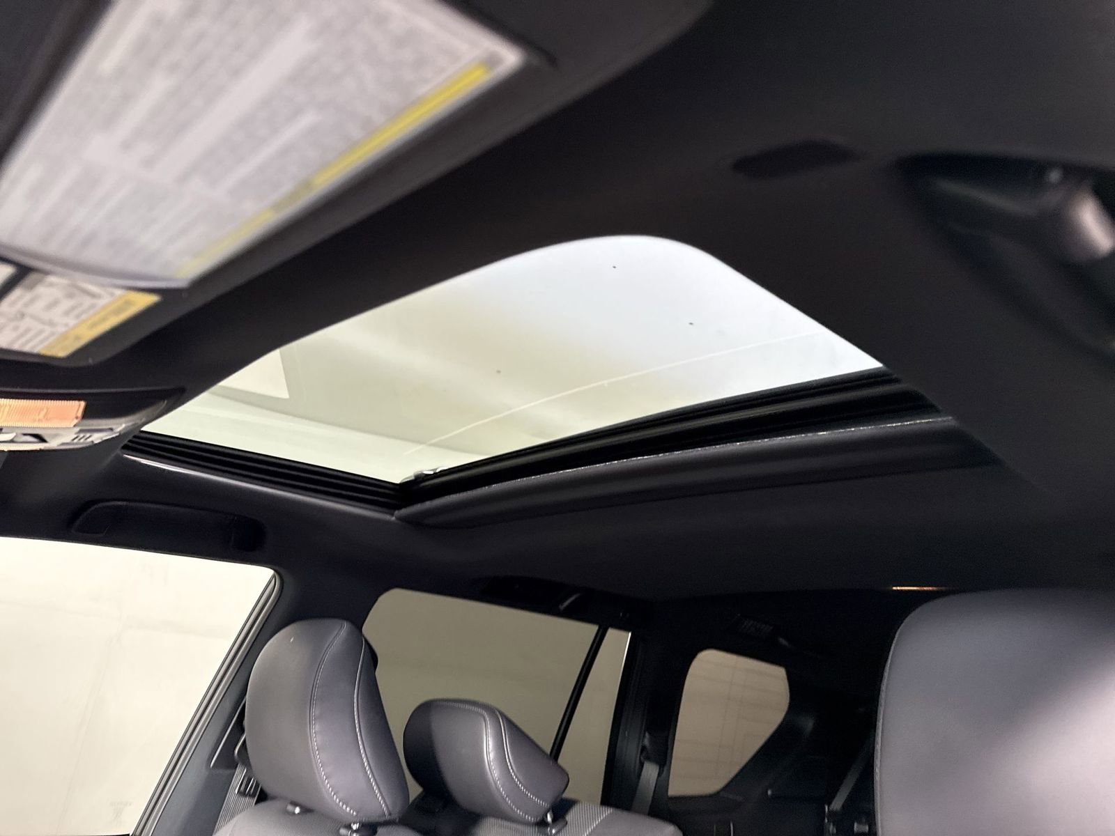 Used 2022 Lexus GX 460 Premium w/ Accessory Package AWD/4WD image 19