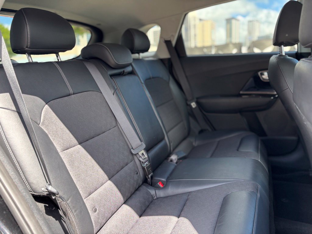 Used 2022 Kia Niro LXS FWD image 11