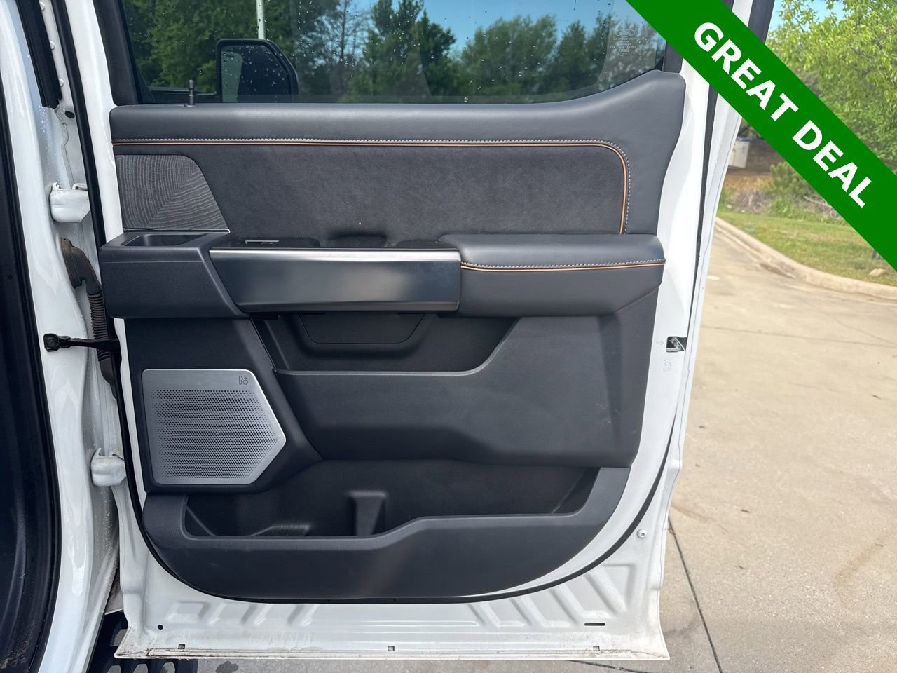 Used 2024 Ford F250 Platinum w/ Tremor Off-Road Package image 13