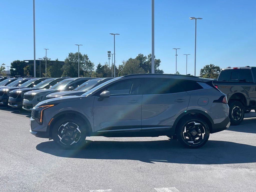 New 2026 Kia Sportage EX w/ EX Panoramic Sunroof Package image 4