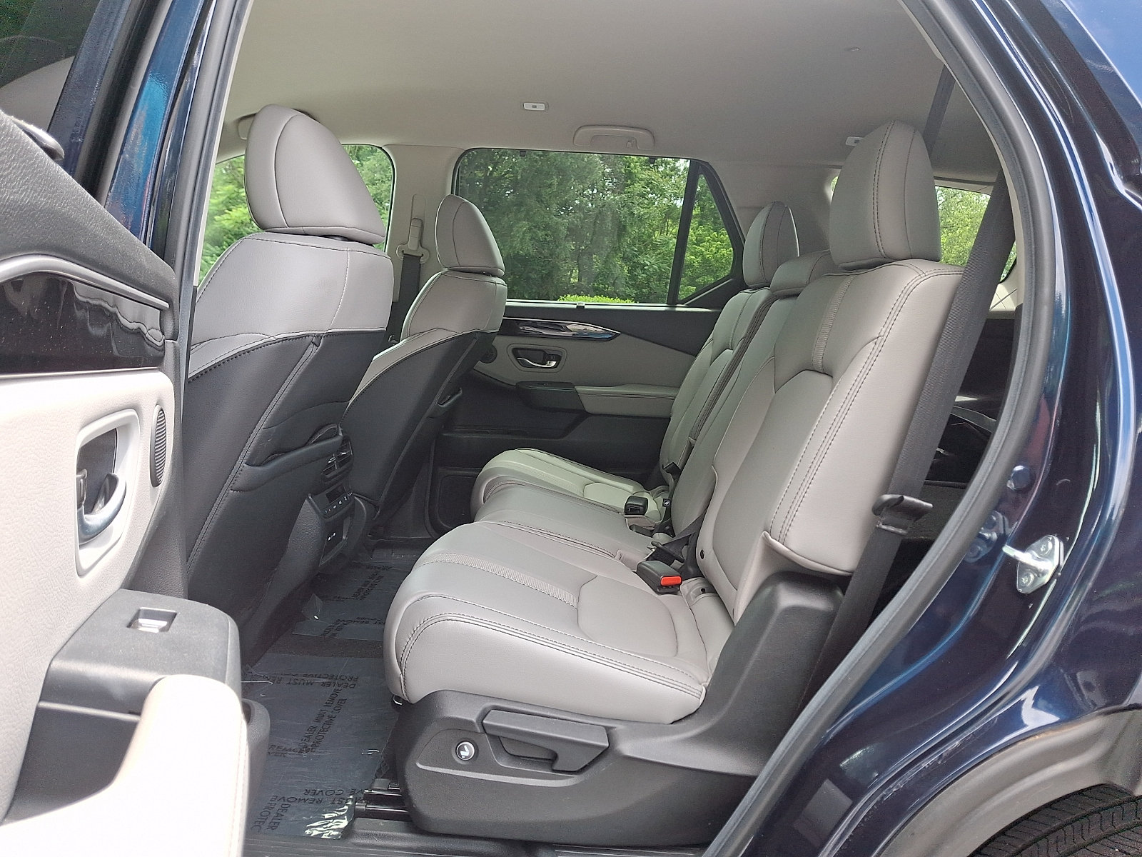 Used 2025 Honda Pilot EX-L image 10