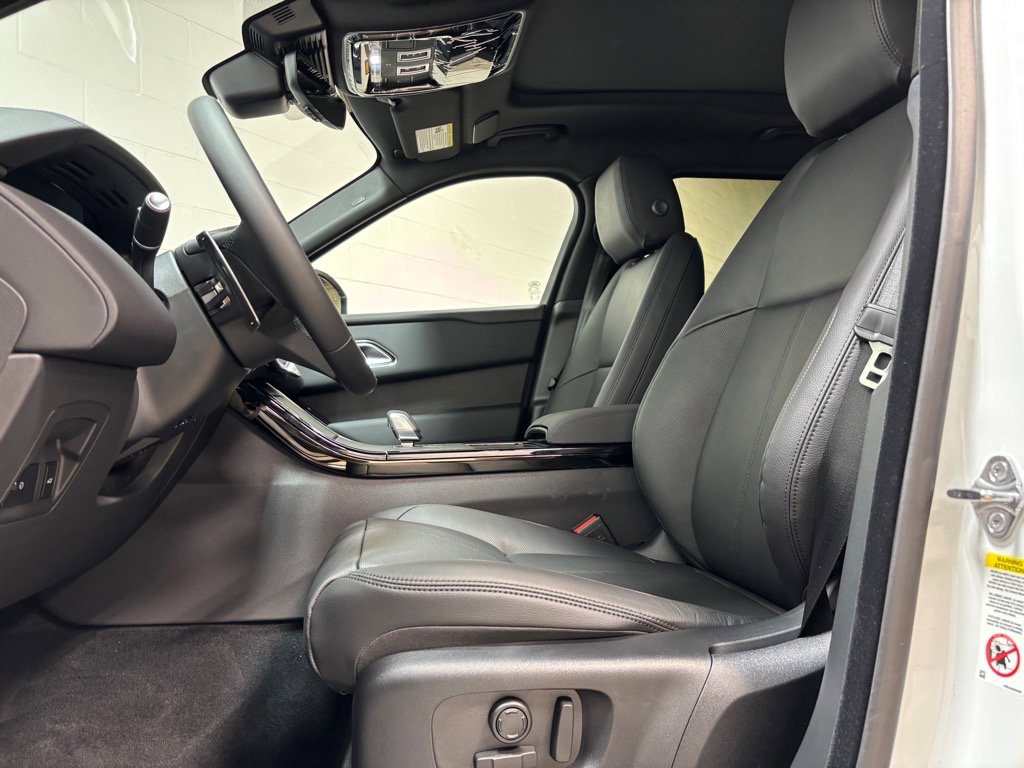 New 2026 Land Rover Range Rover Velar Dynamic SE image 23