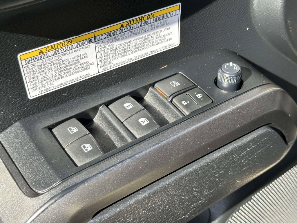 Used 2019 Toyota Tacoma TRD Off-Road AWD/4WD image 15