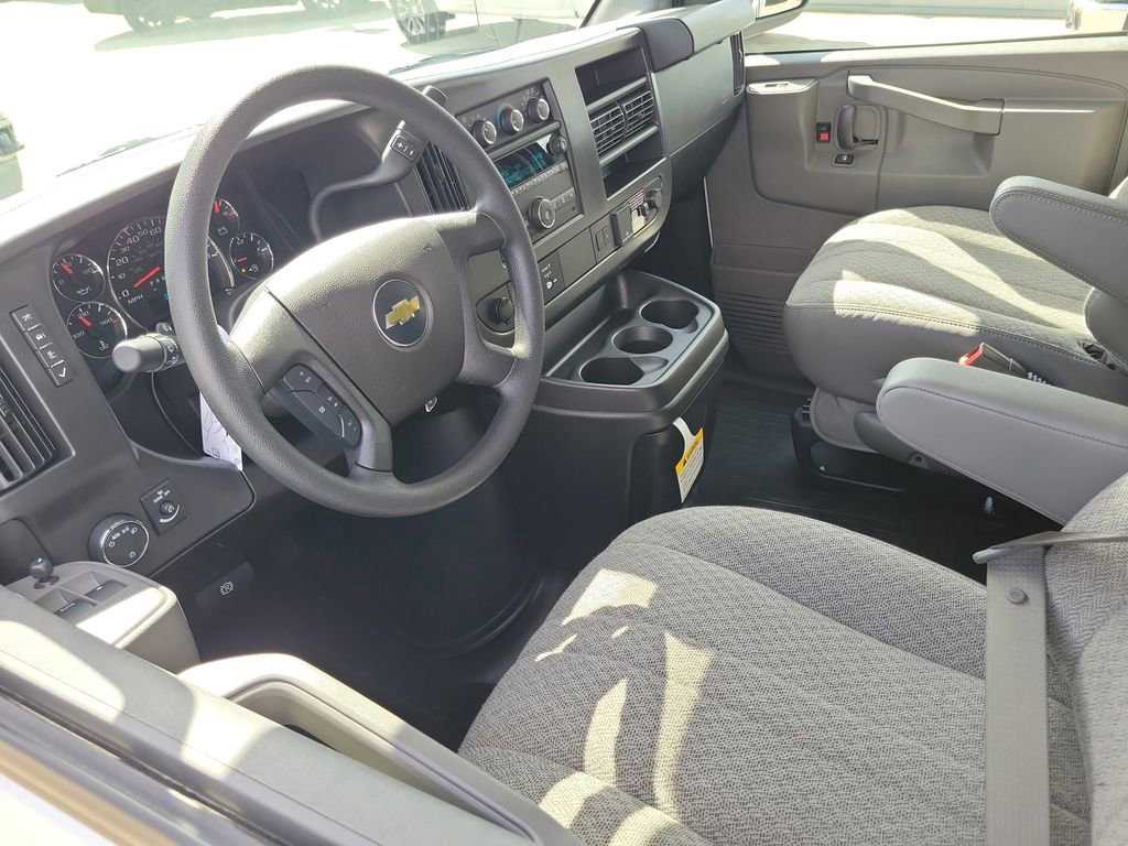 New 2026 Chevrolet Express 3500 Extended RWD image 3