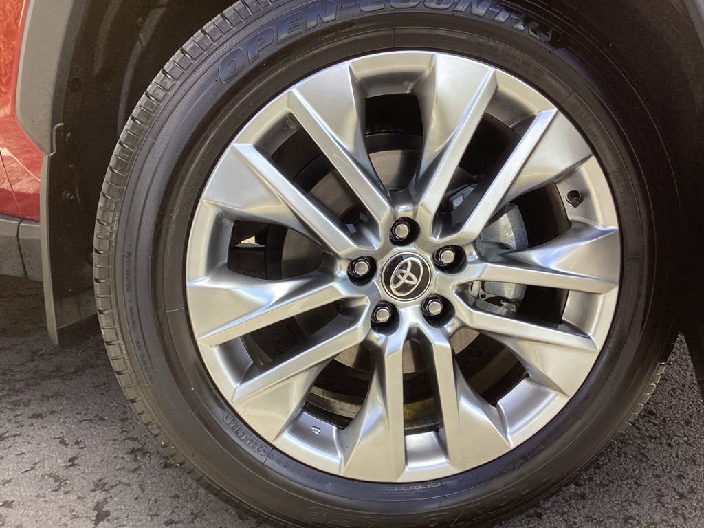 Used 2025 Toyota RAV4 Limited w/ Advanced Technology Package image 6