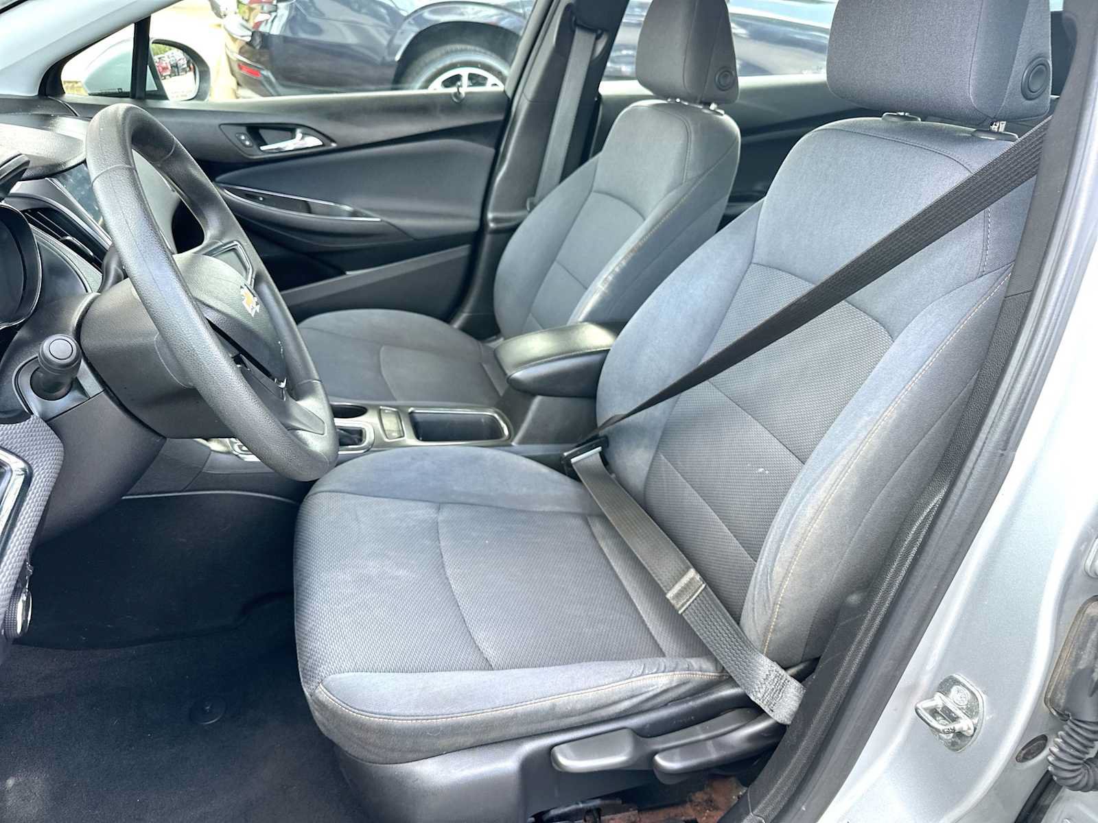 Used 2019 Chevrolet Cruze LS FWD image 17