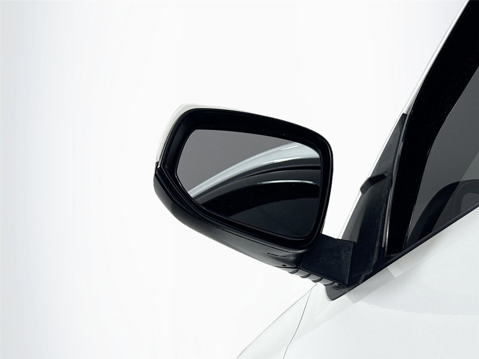 Used 2020 Toyota Tacoma SR5 AWD/4WD image 5