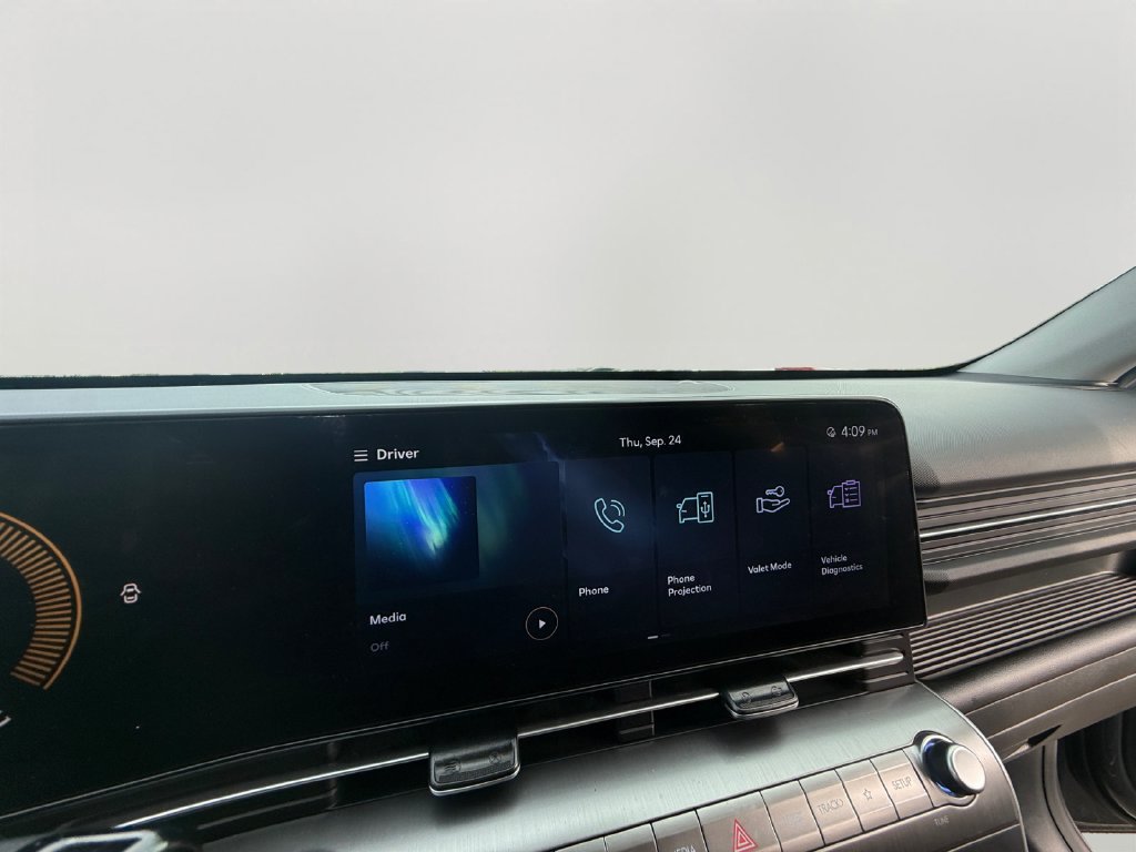 Used 2025 Hyundai Kona SEL FWD image 15