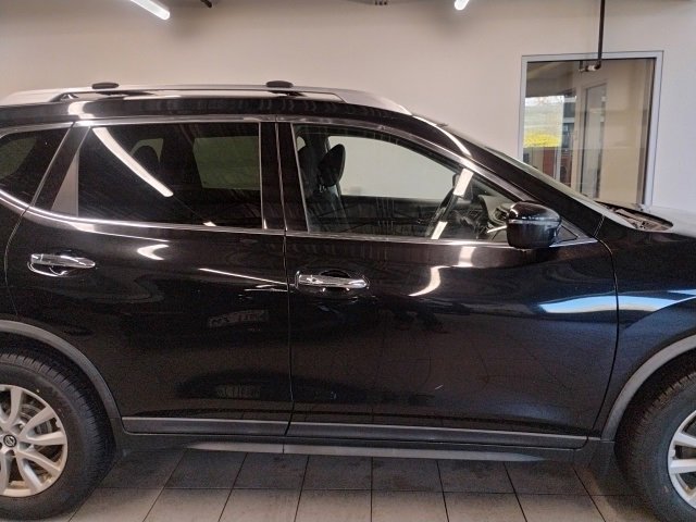 Used 2020 Nissan Rogue SV image 8
