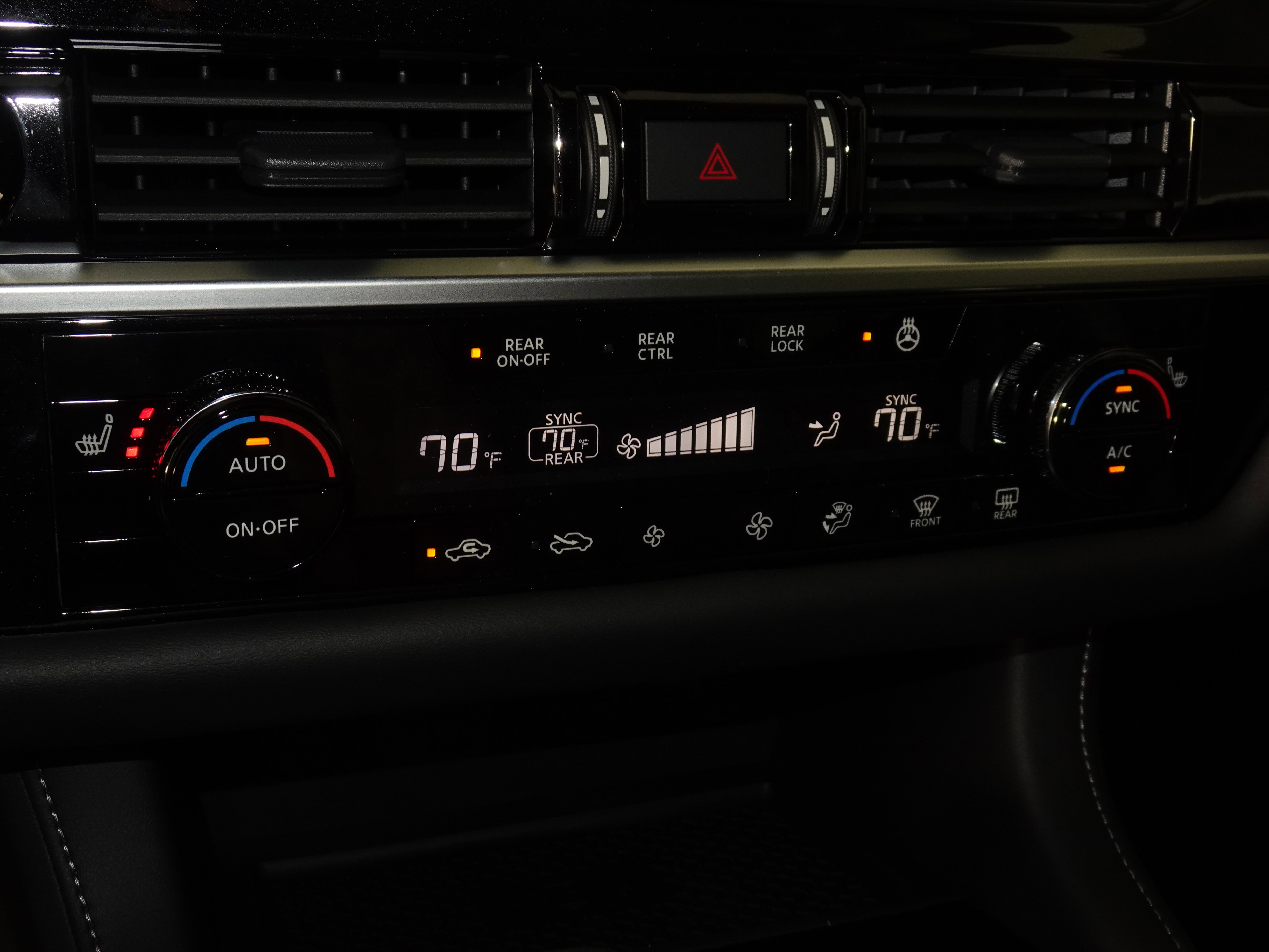 New 2025 Nissan Pathfinder SL w/ Cargo Package image 32