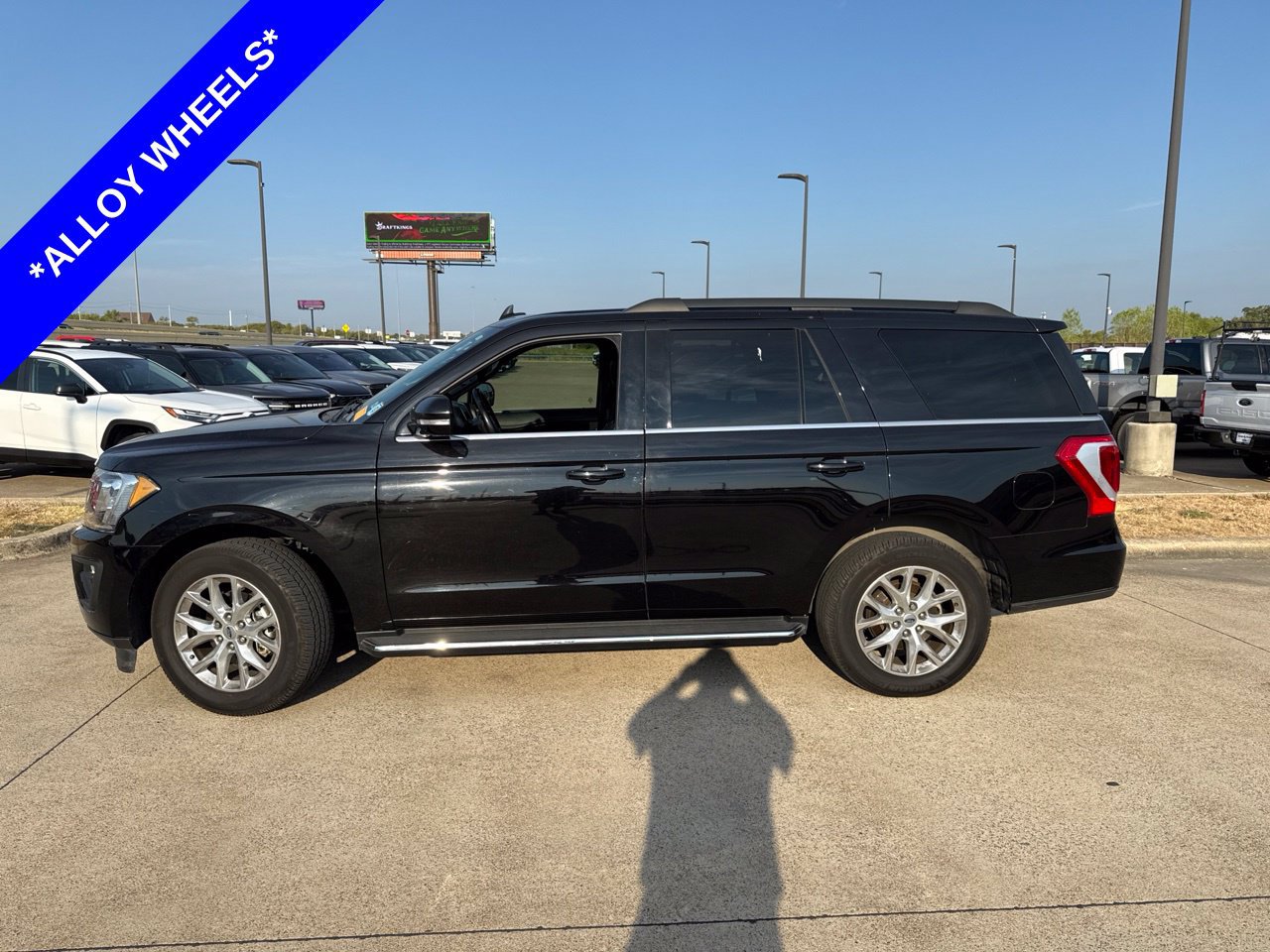 Used 2021 Ford Expedition XLT RWD image 3