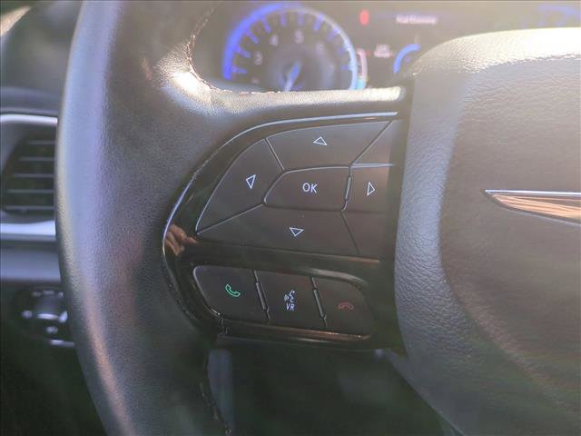 Used 2020 Chrysler Pacifica Touring-L image 29