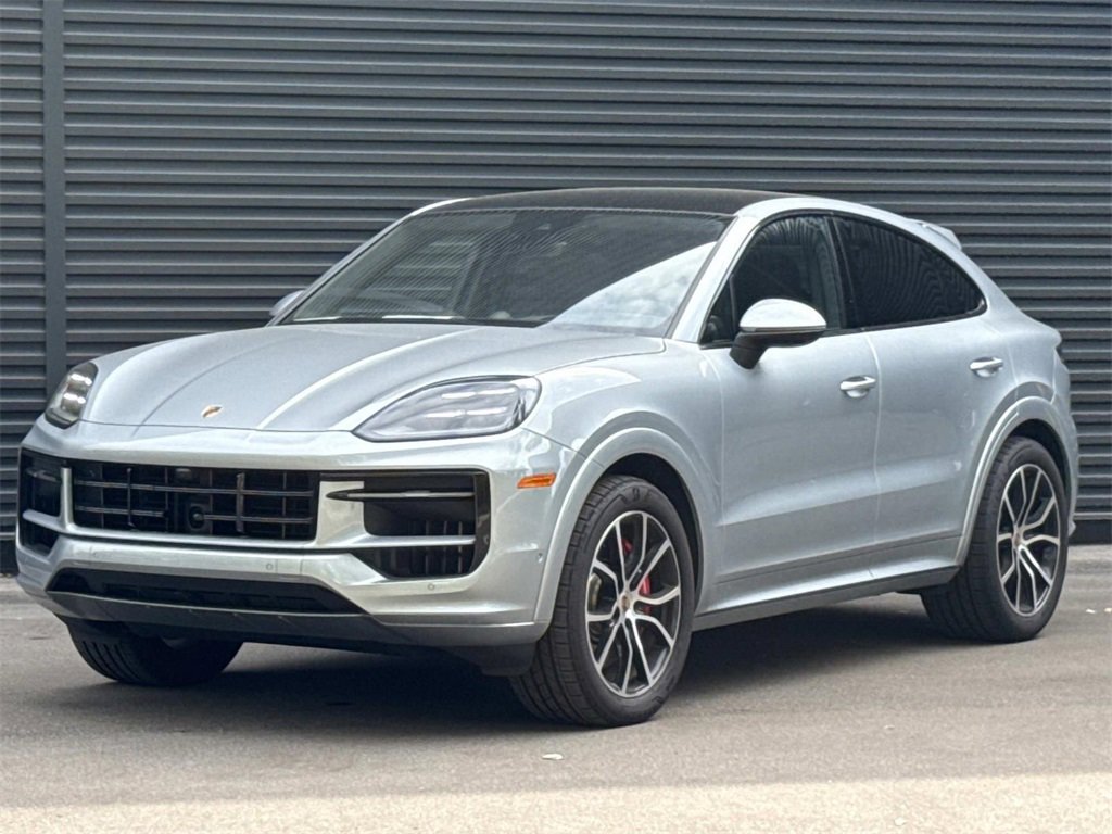 Used 2025 Porsche Cayenne S image 1
