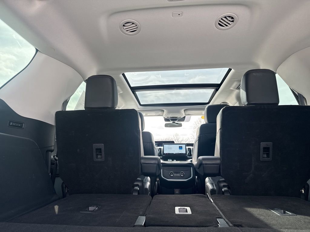 Used 2025 Ford Expedition Max Platinum AWD/4WD image 18
