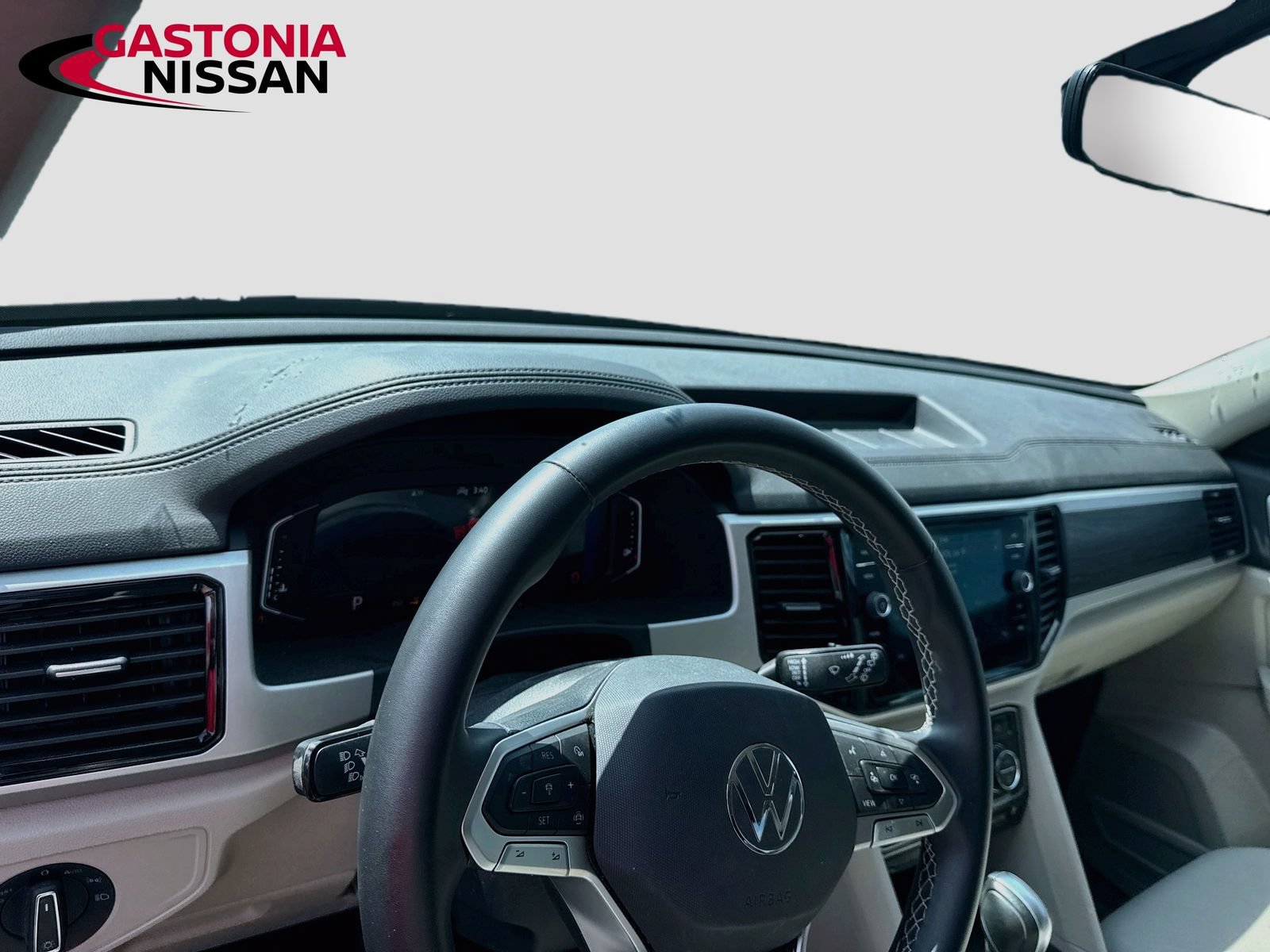 Used 2023 Volkswagen Atlas SE w/ Panoramic Sunroof Package FWD image 11