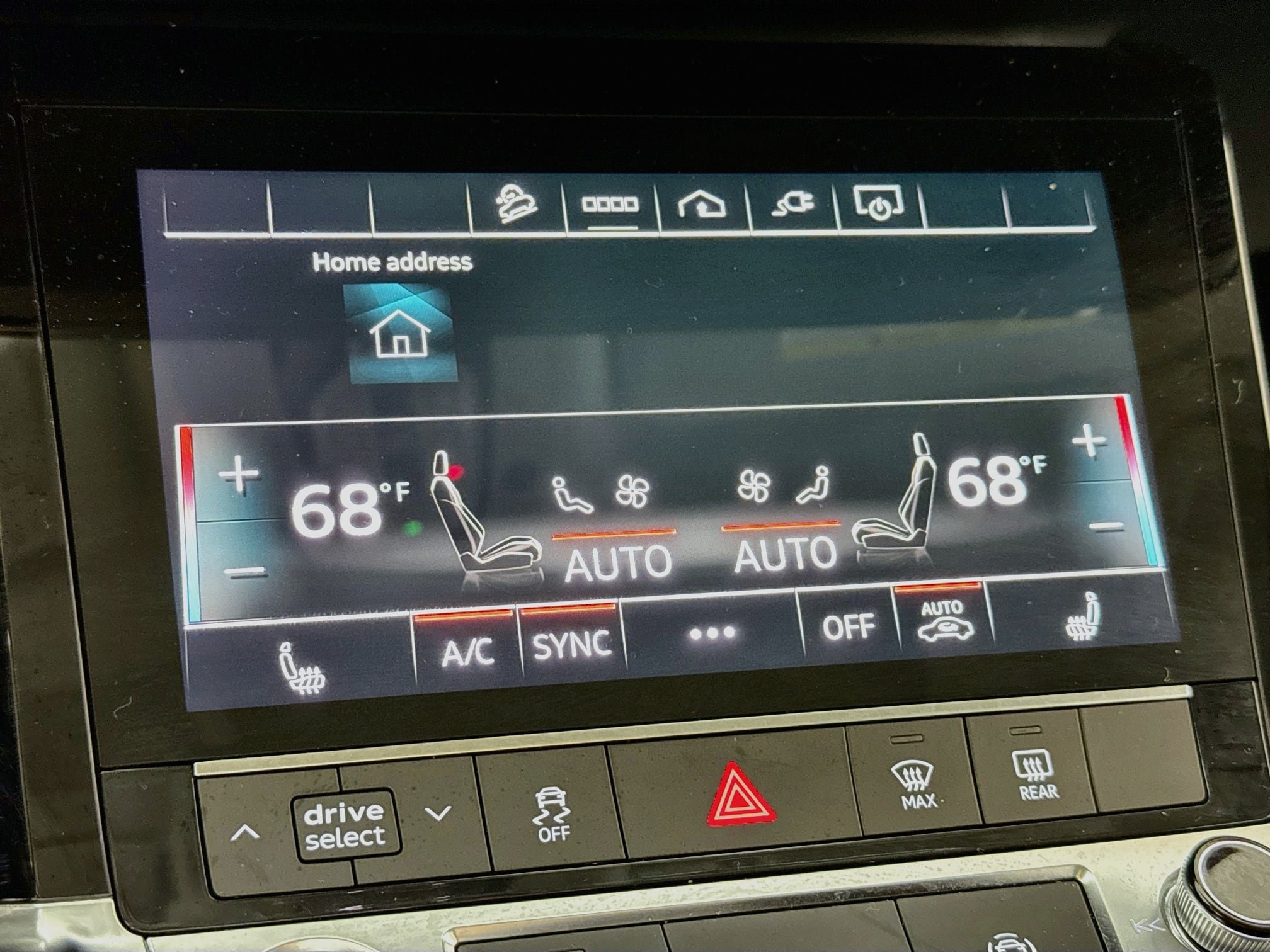 Used 2024 Audi Q8 e-tron Premium AWD/4WD image 19