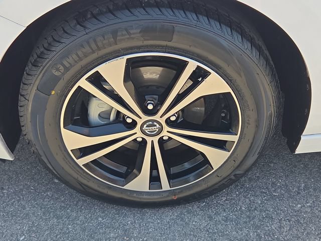 Certified 2023 Nissan Sentra SV FWD image 10
