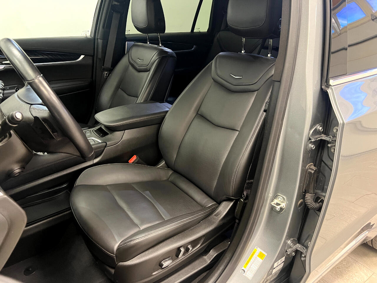 Used 2024 Cadillac XT6 Premium Luxury image 23