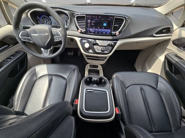 Used 2023 Chrysler Pacifica Touring-L FWD image 20
