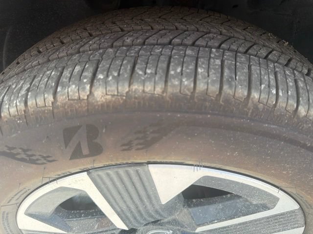 Used 2025 Nissan Kicks SR AWD/4WD image 6