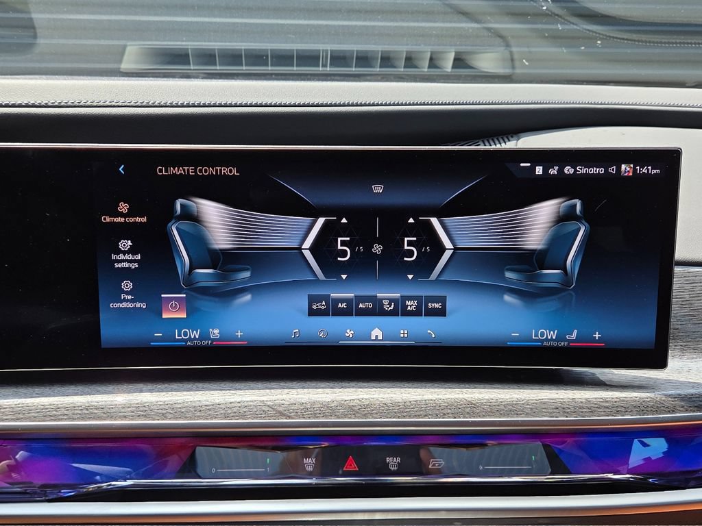 Used 2025 BMW i7 xDrive60 AWD/4WD image 13