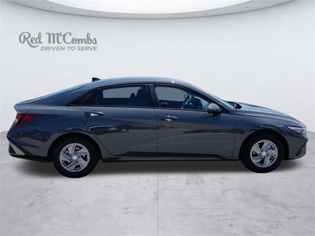 New 2026 Hyundai Elantra SE FWD image 6