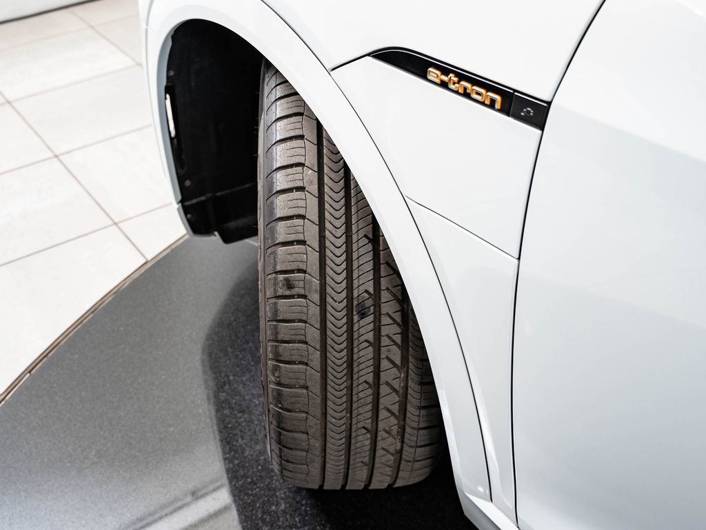 Used 2021 Audi e-tron Premium w/ Convenience Plus Package AWD/4WD image 47
