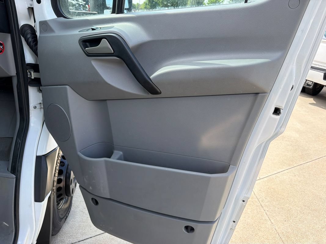 Used 2015 Mercedes-Benz Sprinter 3500 image 25