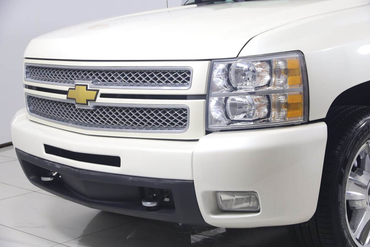 Used 2012 Chevrolet Silverado 1500 LTZ w/ LTZ White Diamond Edition AWD/4WD image 45