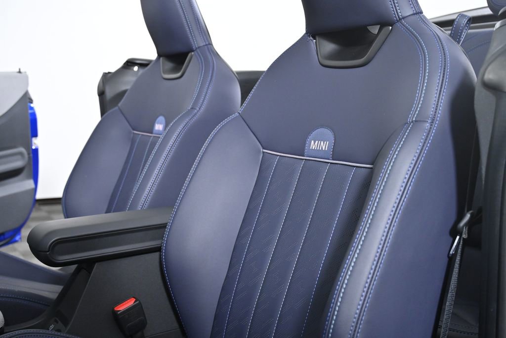 Certified 2025 MINI Cooper S image 27