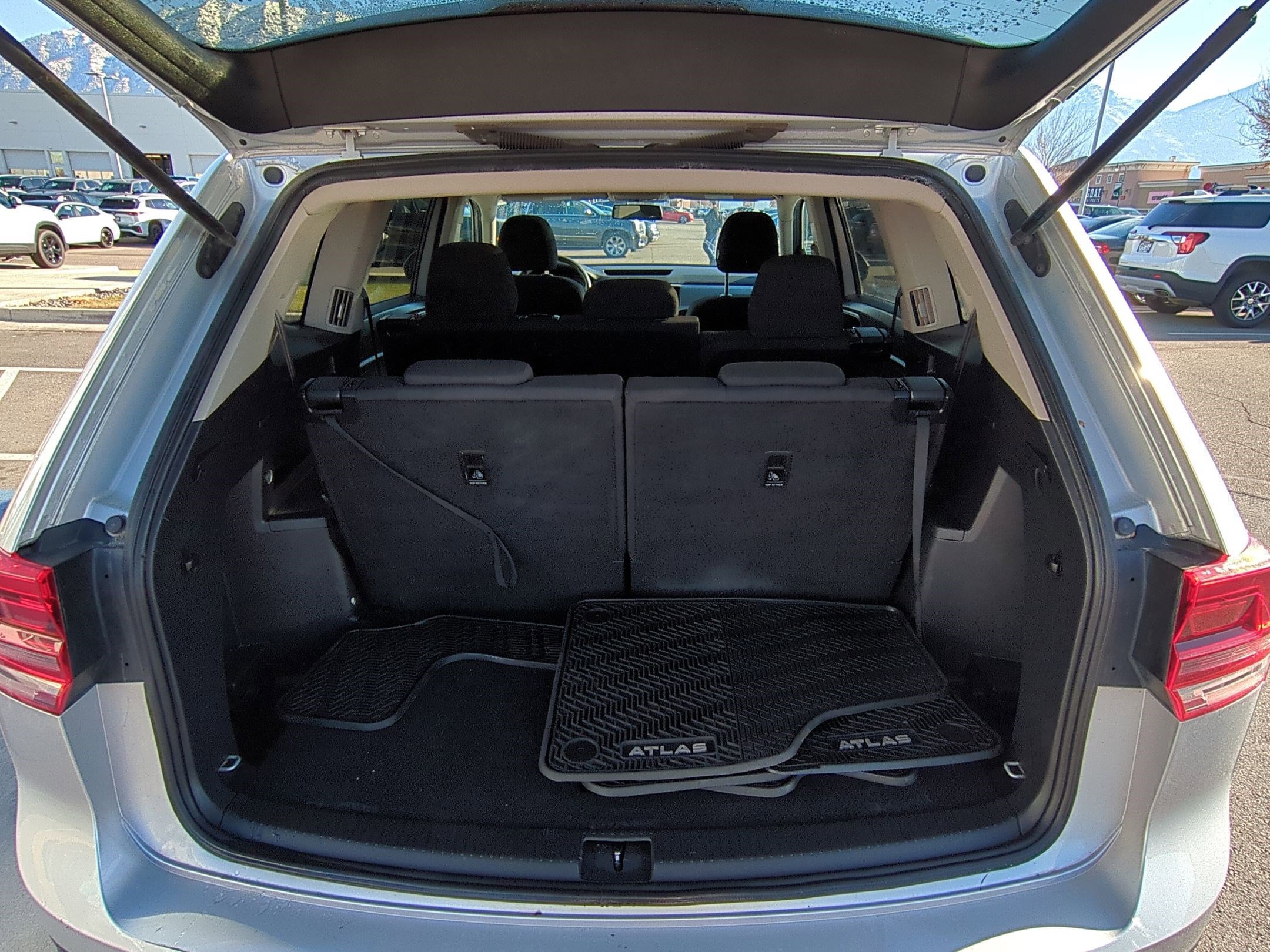 Used 2018 Volkswagen Atlas Launch Edition image 32