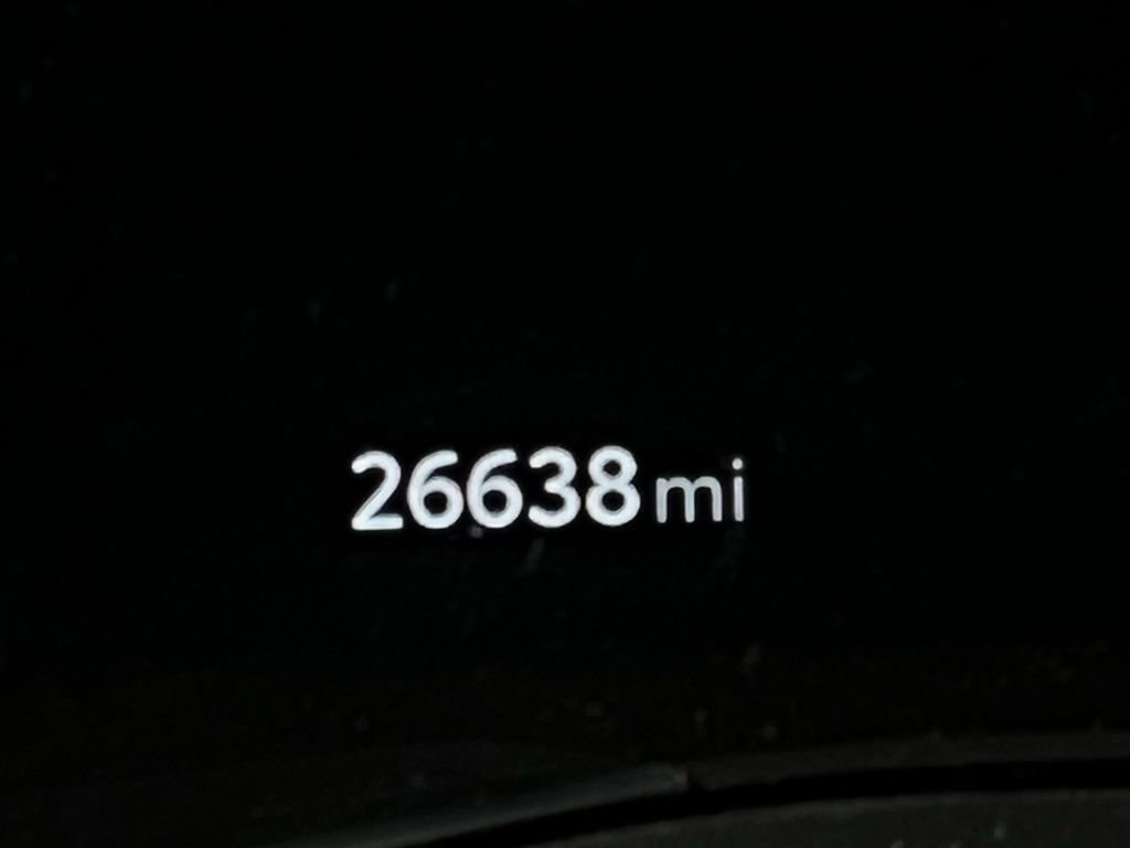 Used 2024 Toyota Venza Limited image 16