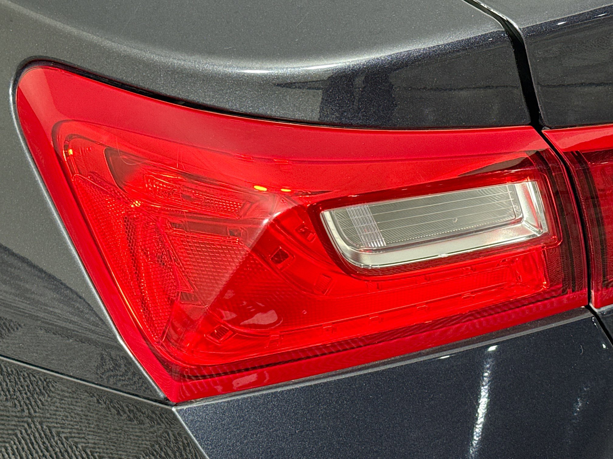 Used 2023 Chevrolet Malibu LT FWD image 35