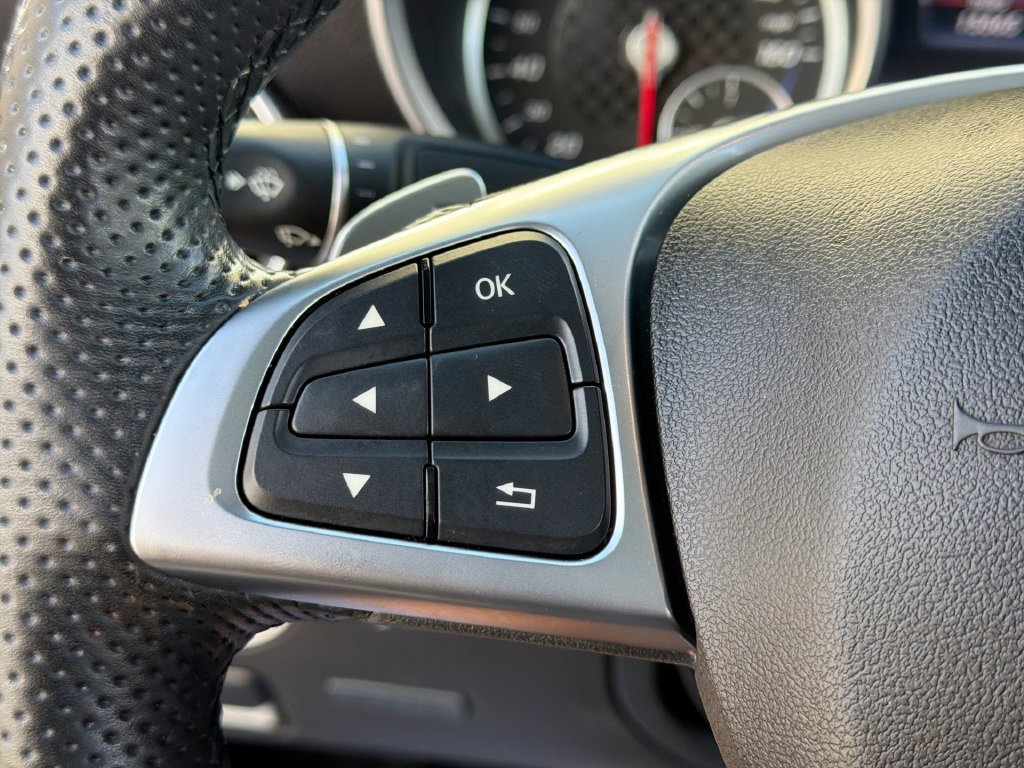 Used 2020 Mercedes-Benz SLC 300 image 24
