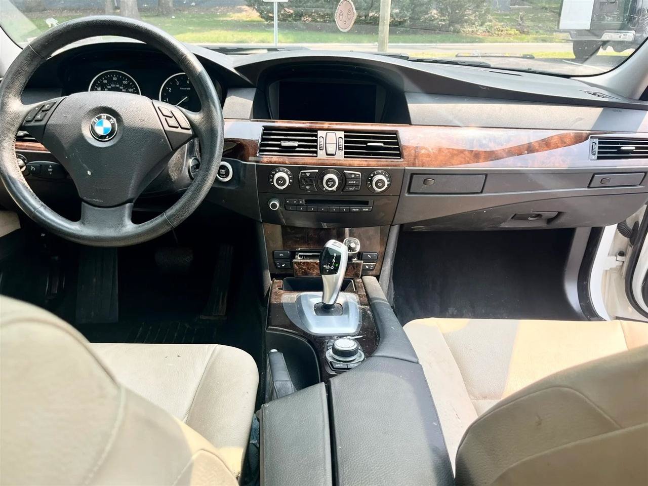 Used 2010 BMW 535i xDrive Sedan AWD/4WD image 6
