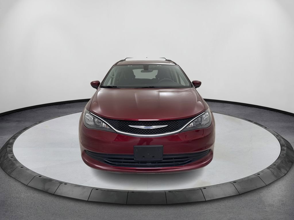 Used 2018 Chrysler Pacifica LX FWD image 2